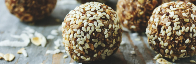 Spanish almond and fig balls